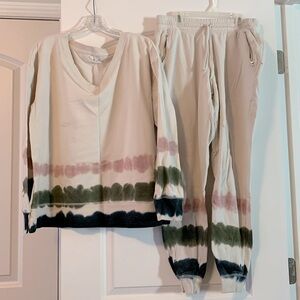 Women’s active wear 2 piece Lrg